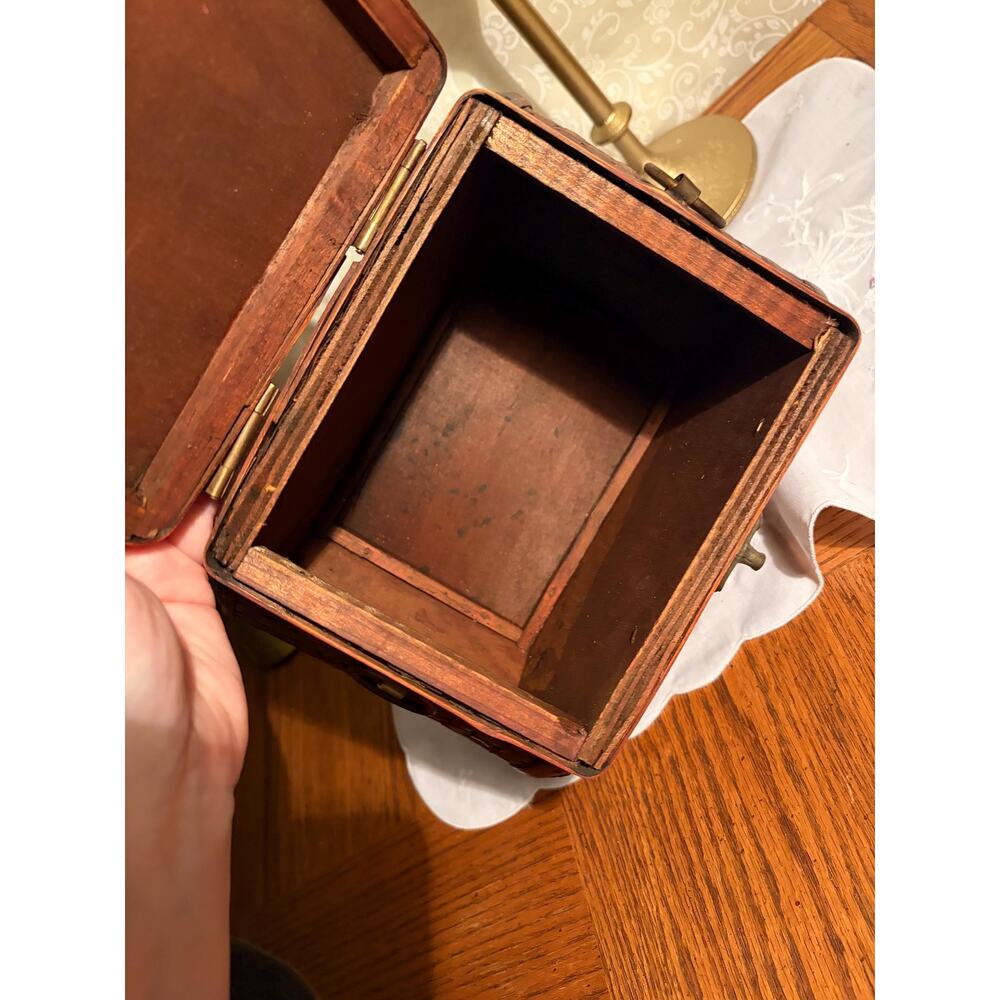 Vintage Hexagonal Mixed-Media‎ Trinket Chest - Picture 6 of 10